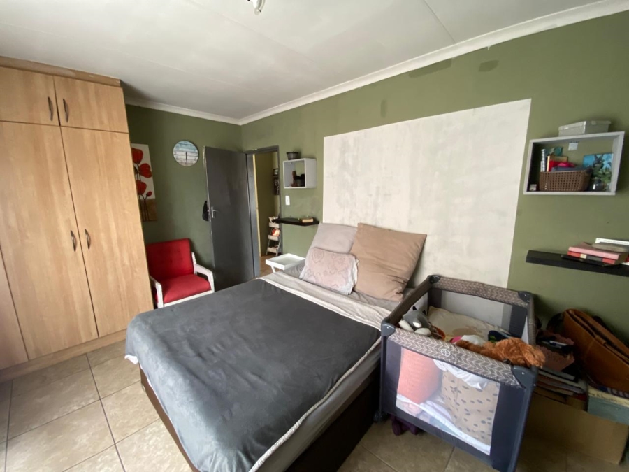 2 Bedroom Property for Sale in Kannoniers Park North West